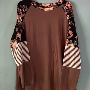 Emery Rose brand ladies long sleeve top, size 3X.